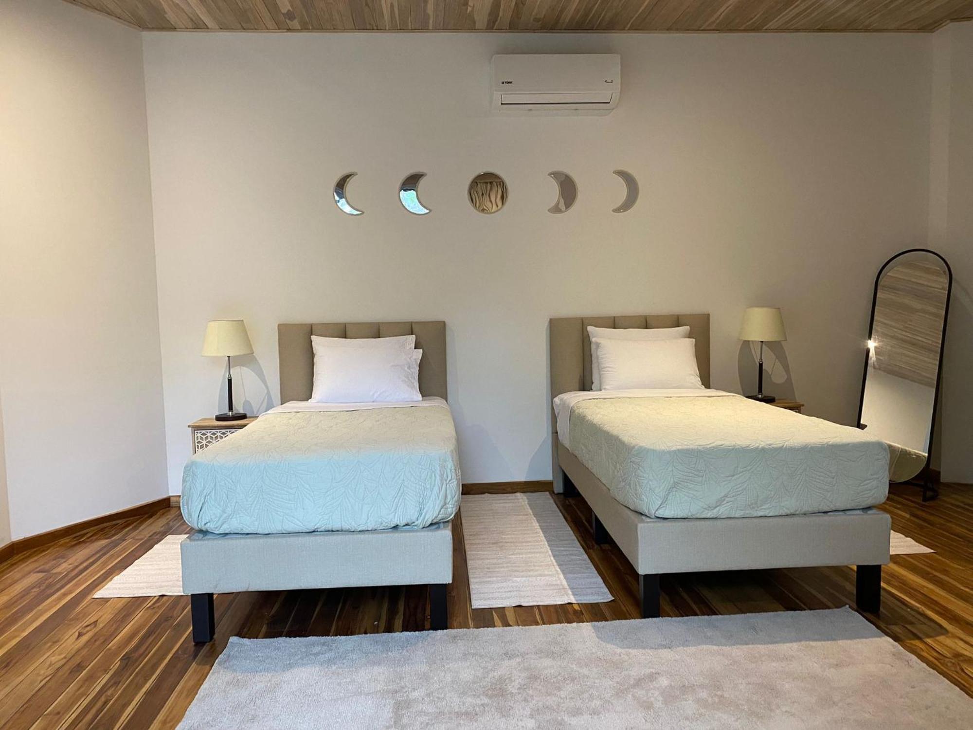 Iluminar Beachfront Suites Носара Экстерьер фото